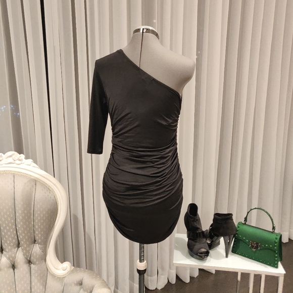 One sleeve mini Dress - Picture 3 of 8